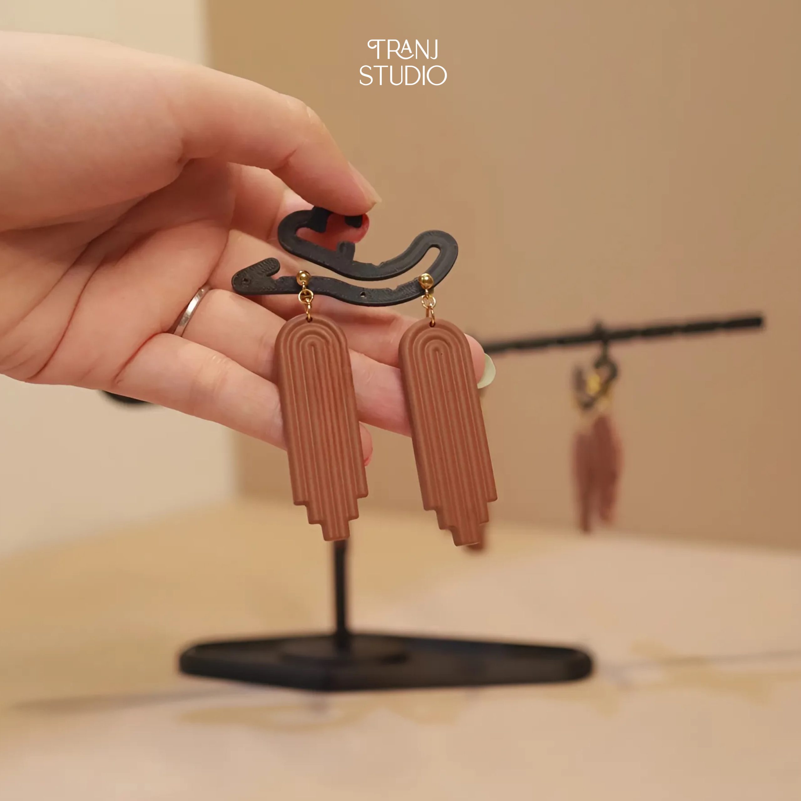 Bông Tai Phụ Kiện - Tròn Vẹn - Hình ảnh 2